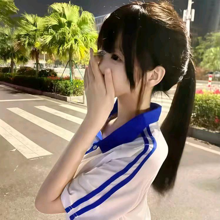 江漓.