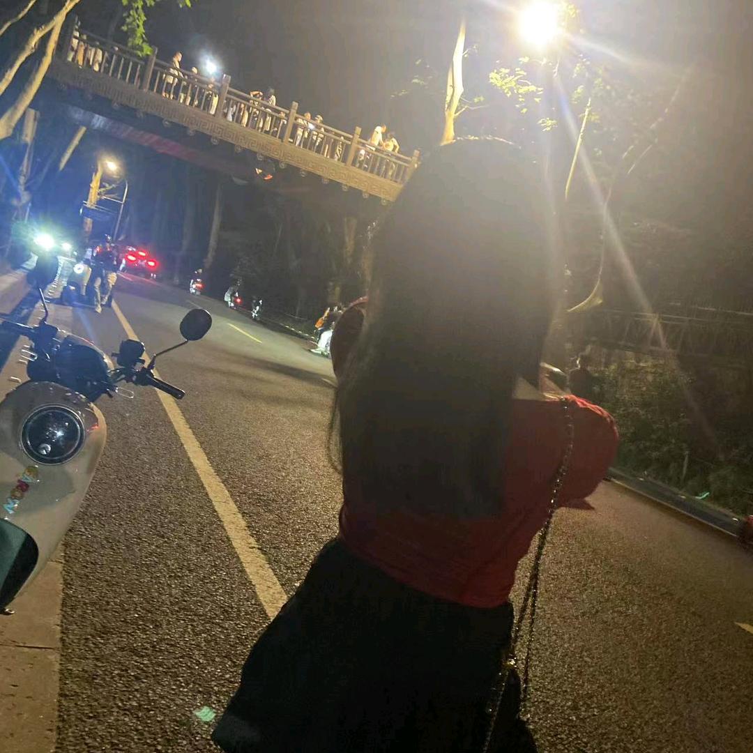贤惠的双开门驴