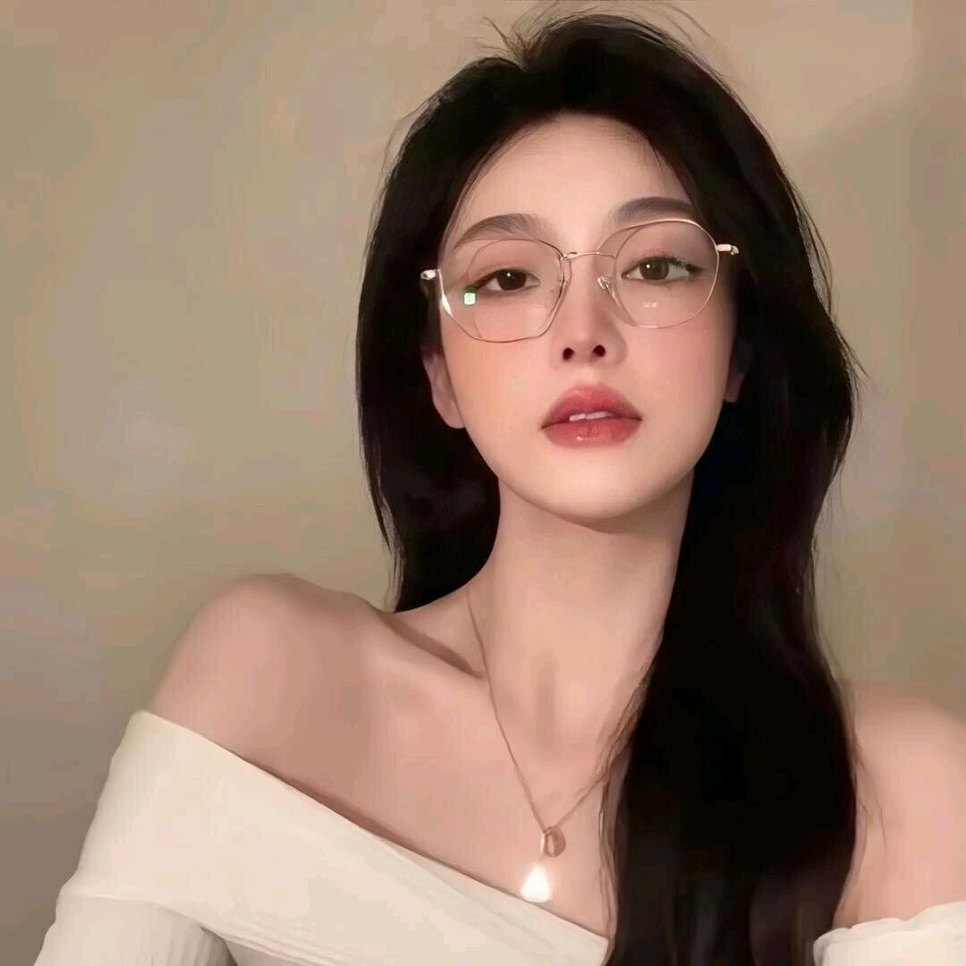 葡小萄（和平精英俱乐部   点陪d）