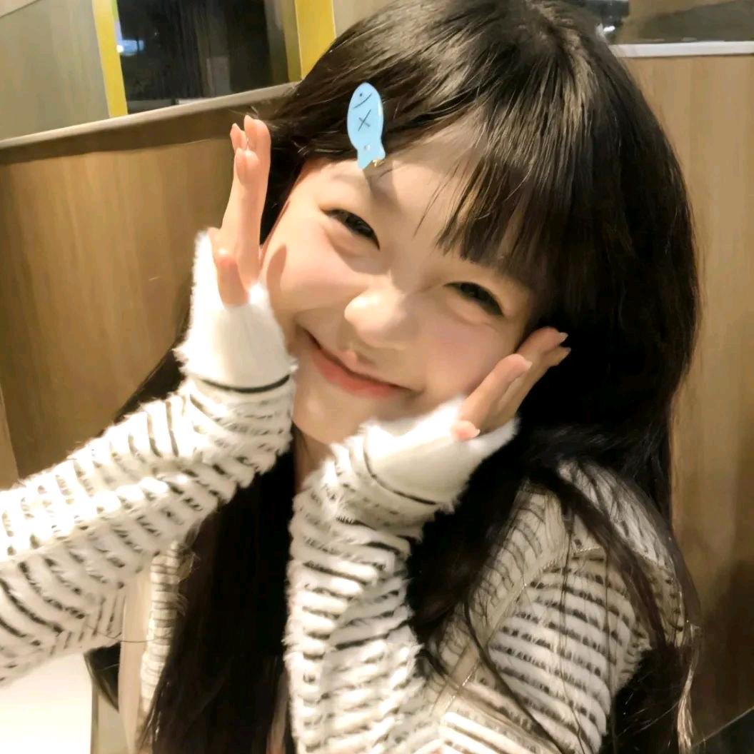美女两个胃.