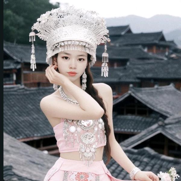 何小姐