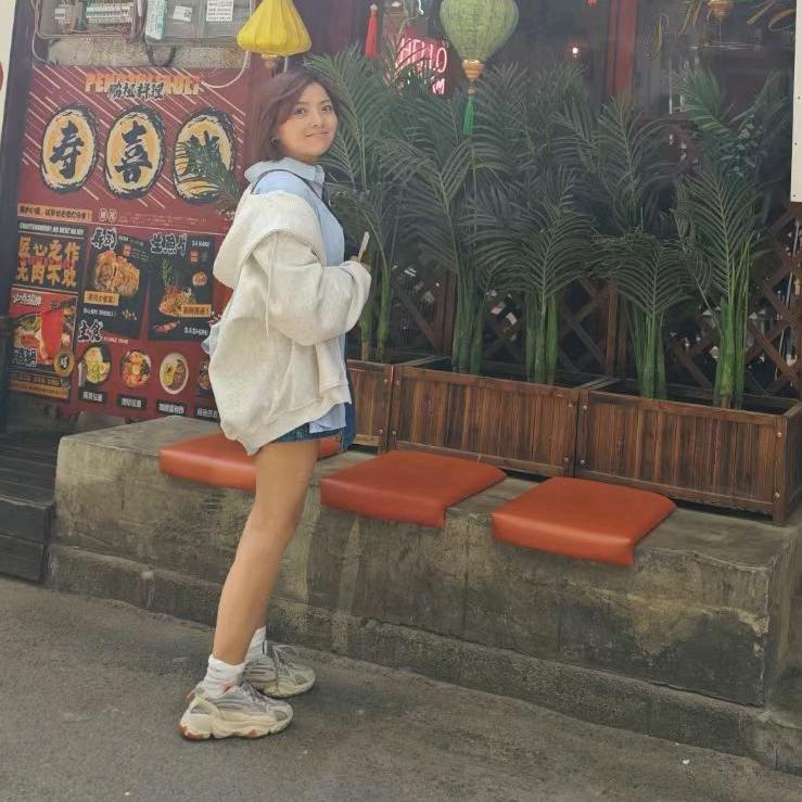 李小静