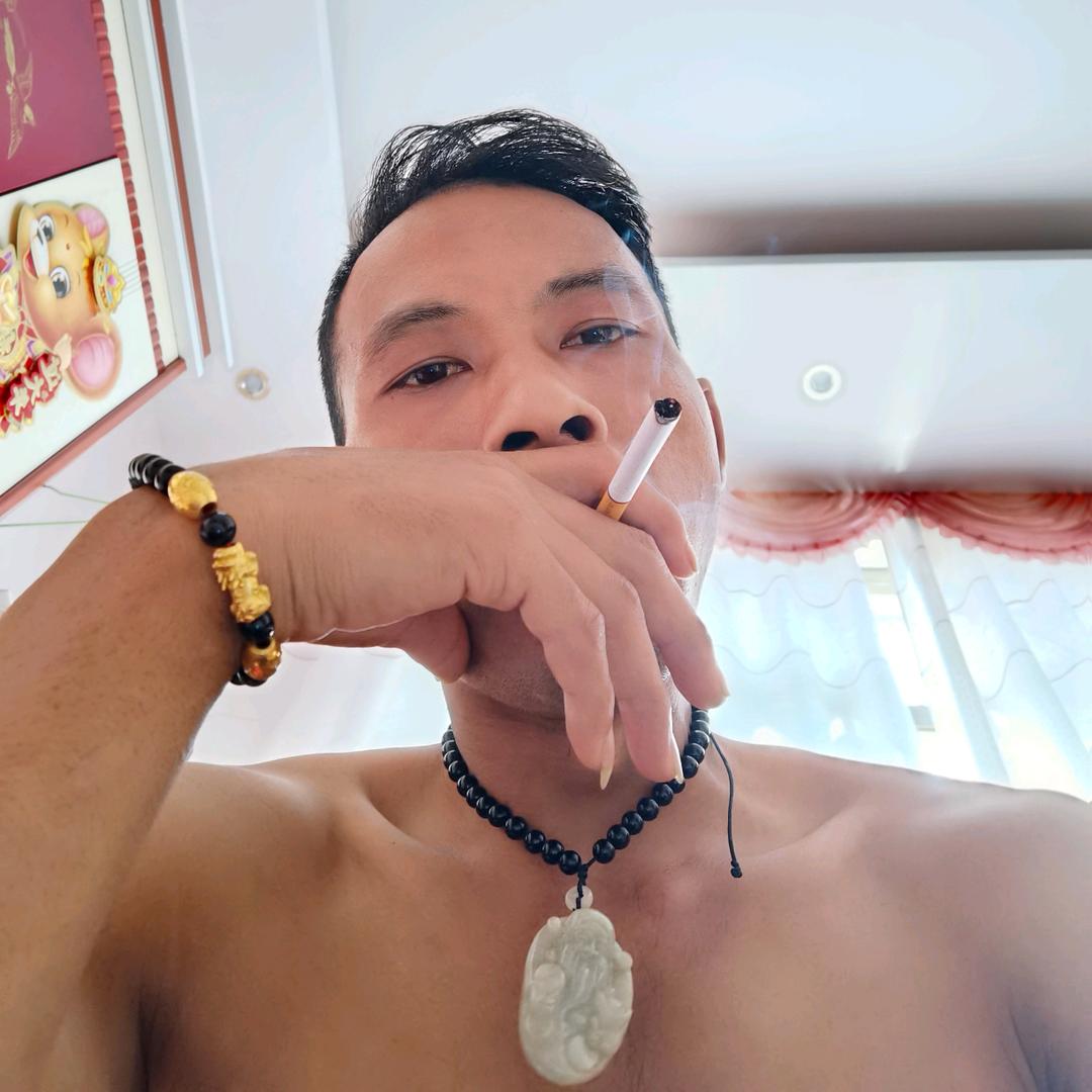 找一个能永远能陪我过完下半生的人☔️☔️