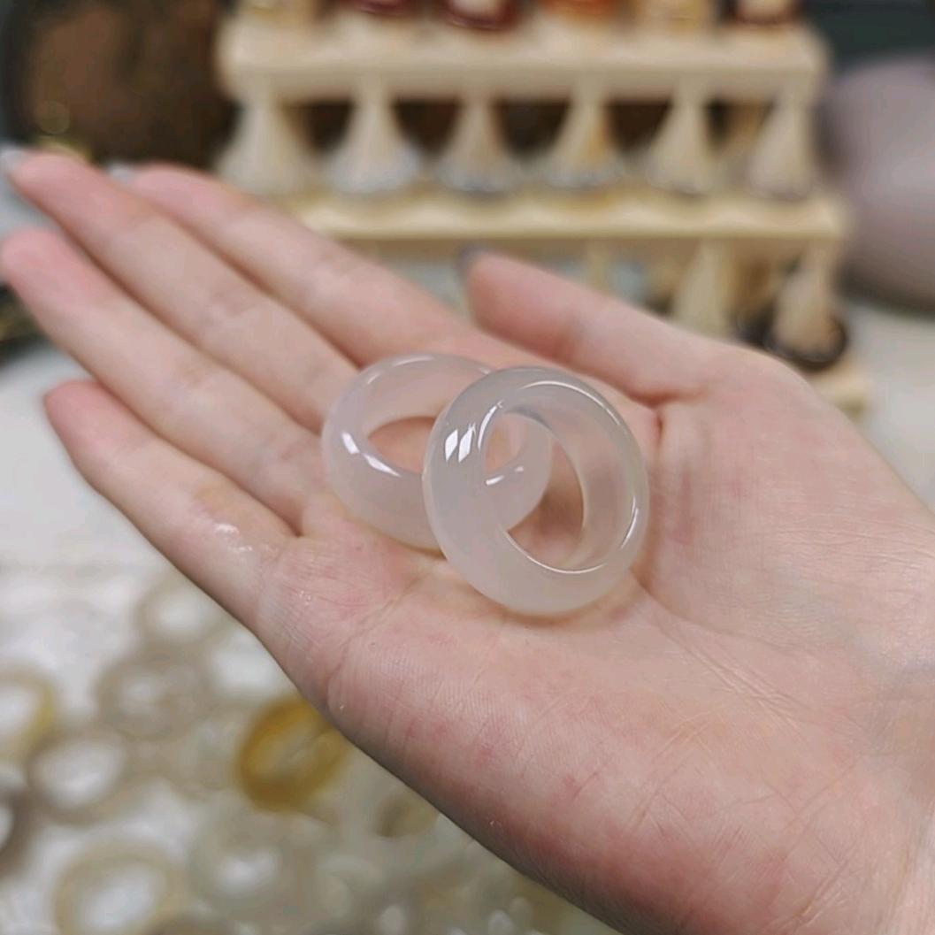 小伊珠宝臻选阁7nU