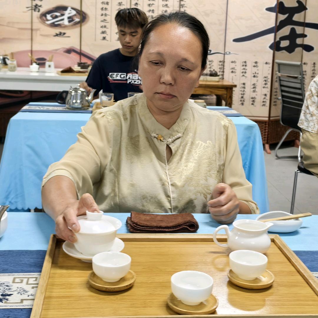 华信茶叶华姐
