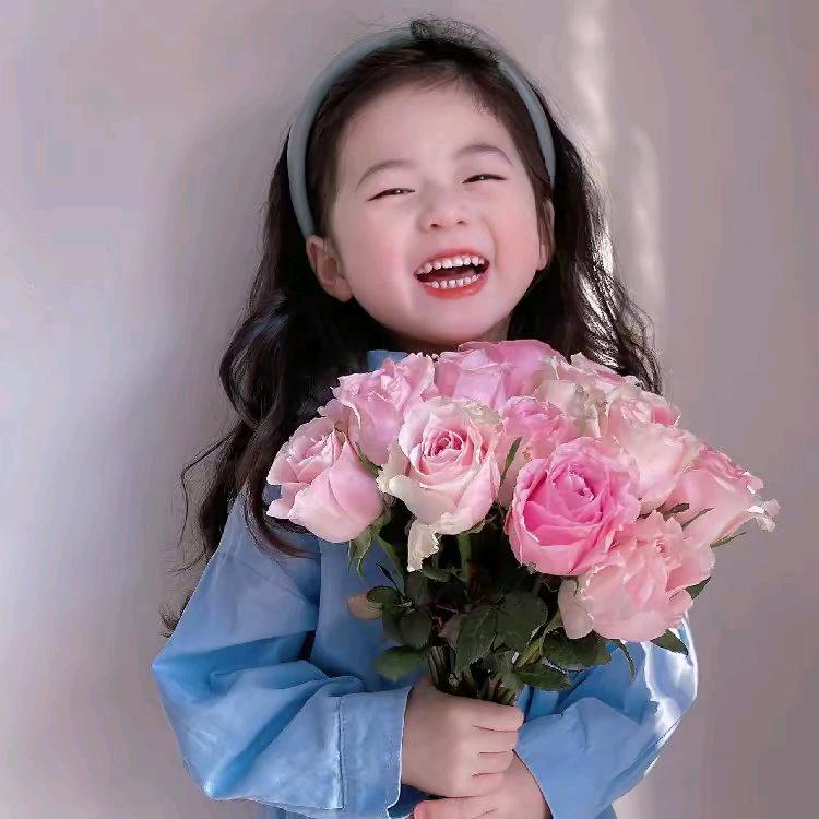 单眼皮的欣妹儿.