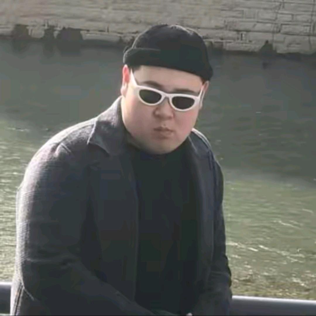 不到两米 ⁹