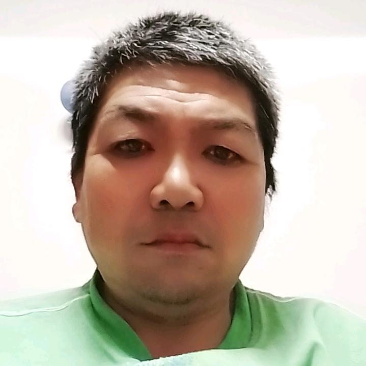 戴训华