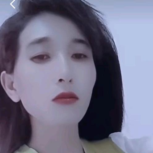 心里的疼苦像谁说。