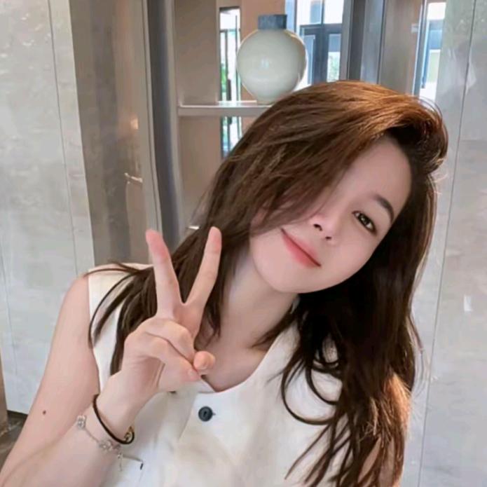 月月不吃鱼-穿搭优选