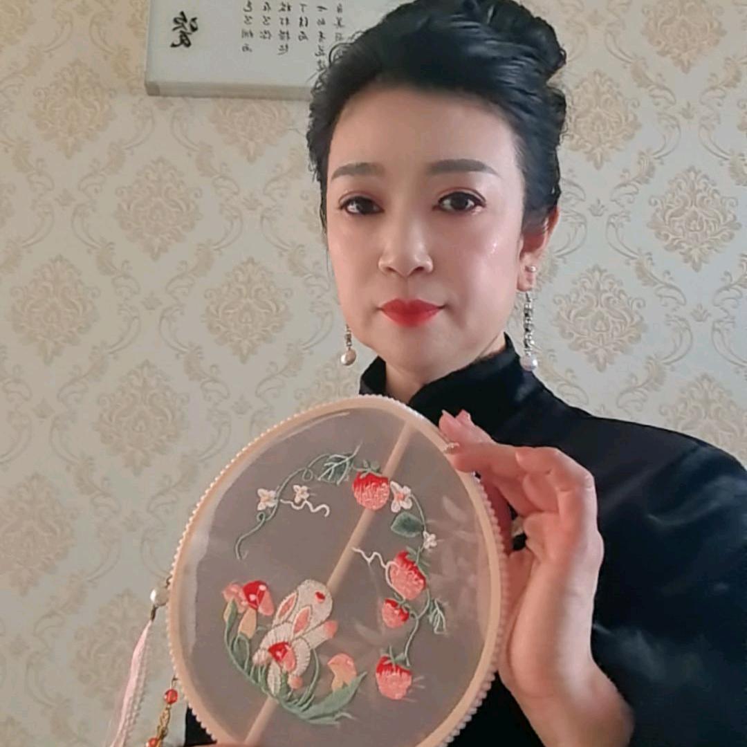 👑月来月好👑