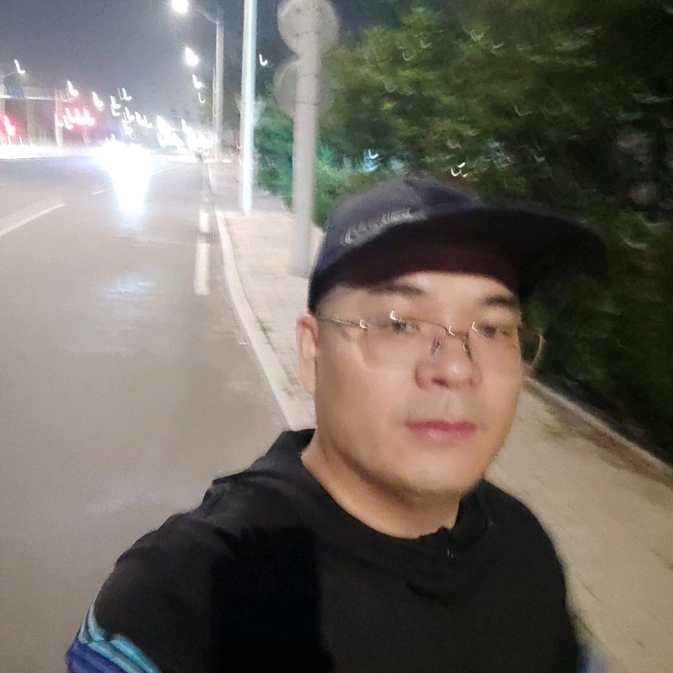 红旗下的太阳很灿烂