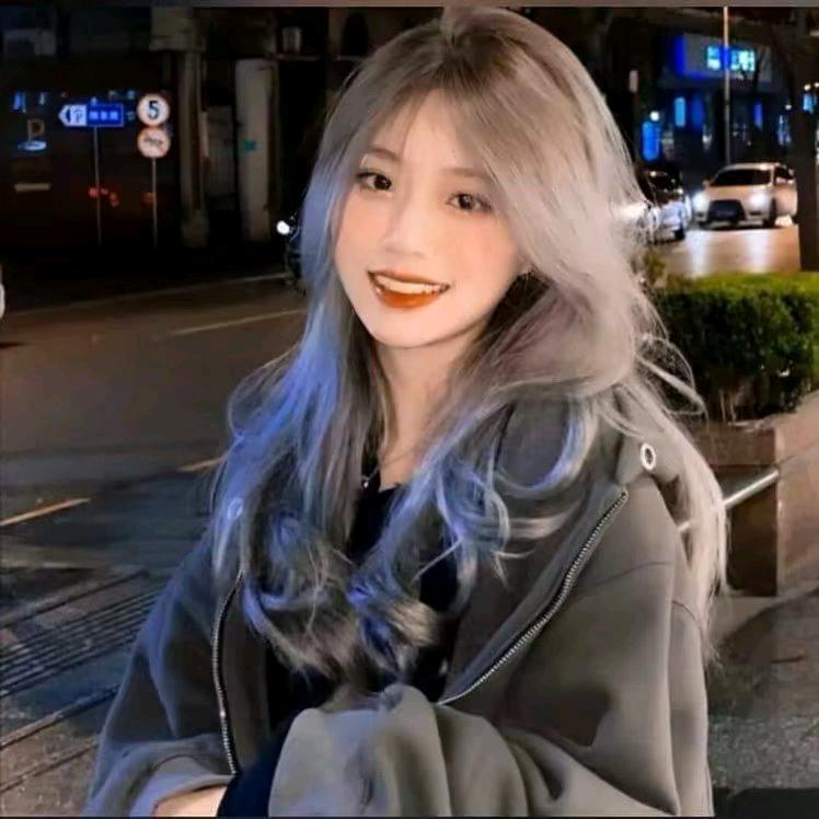 华