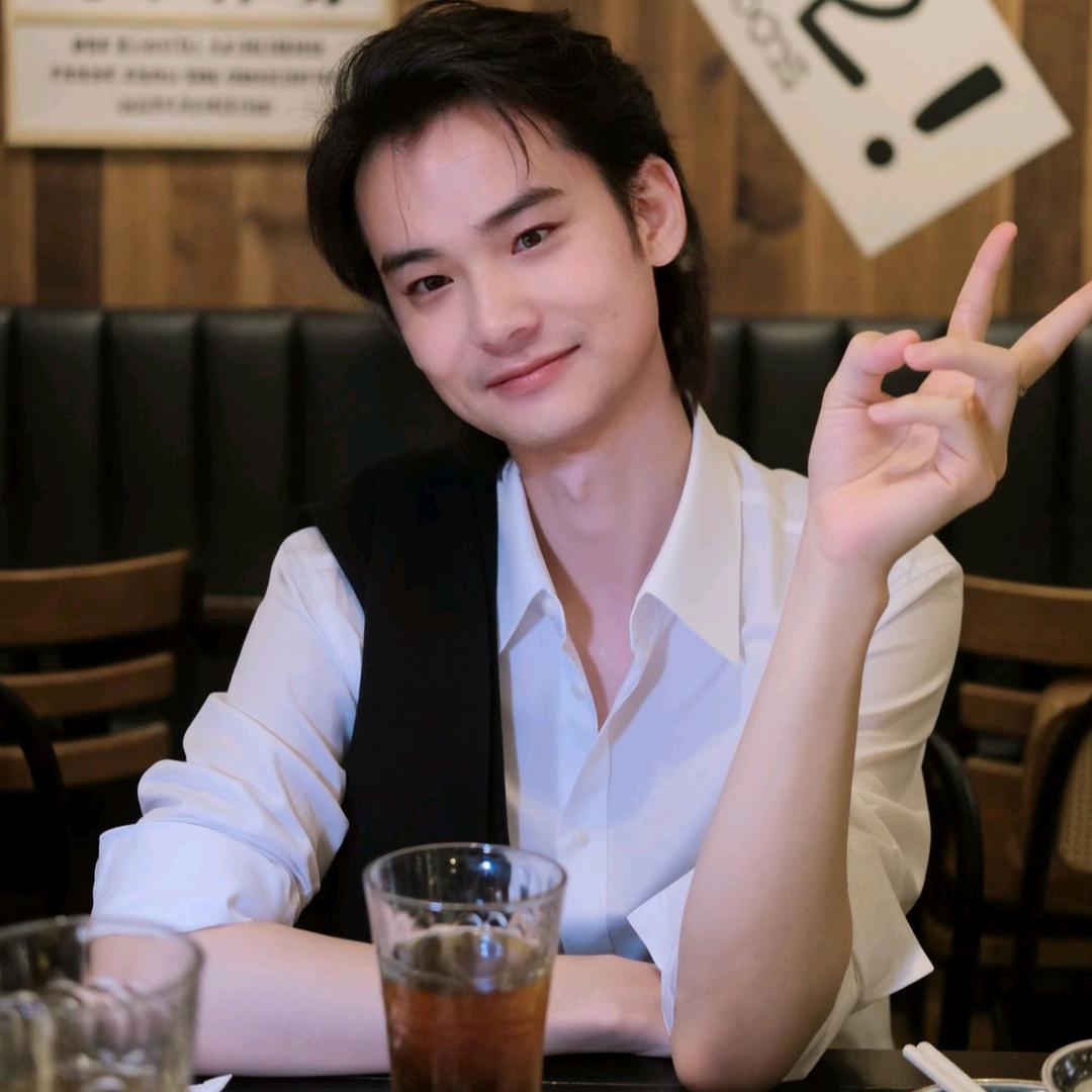 李倫