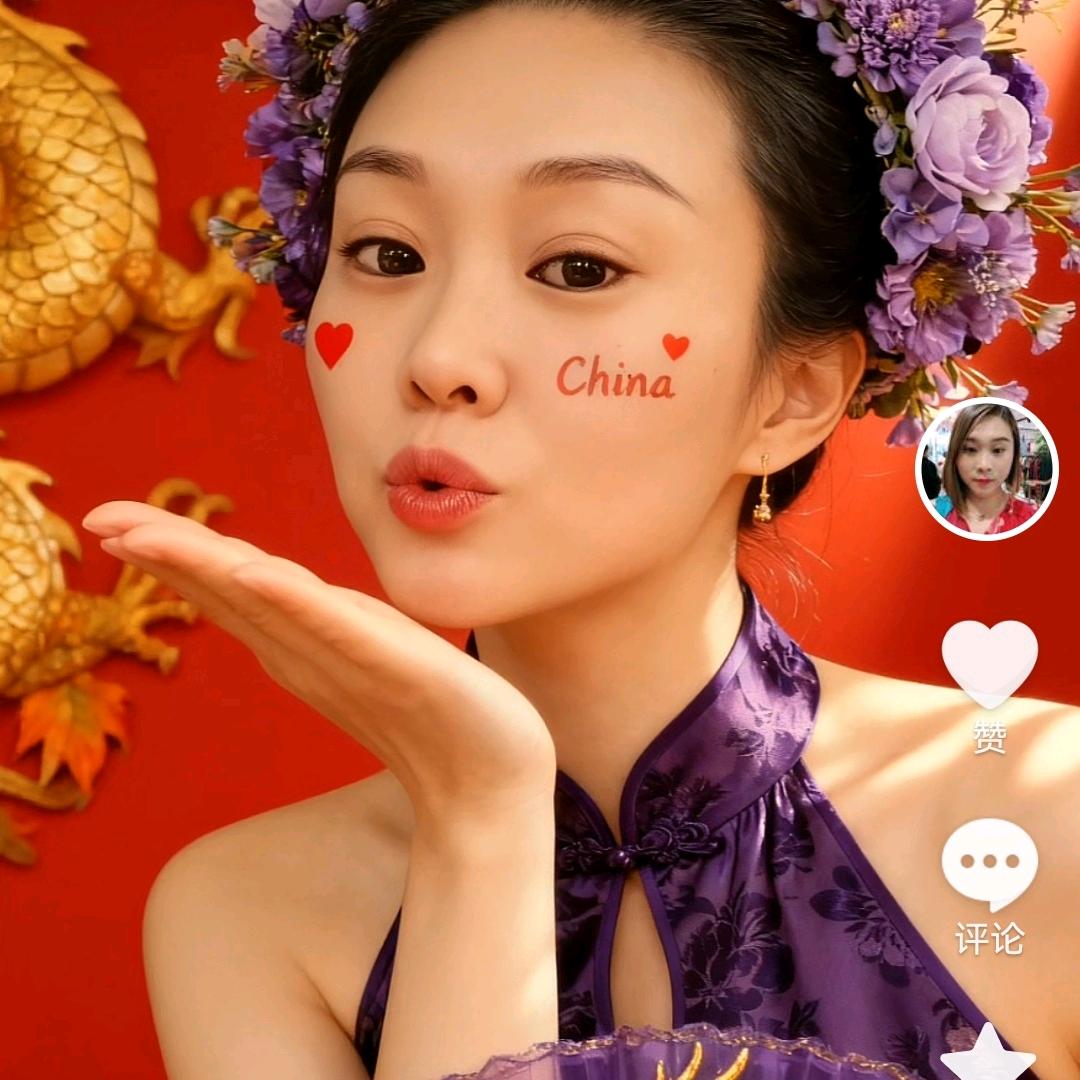 卖麻辣烫的小姐姐
