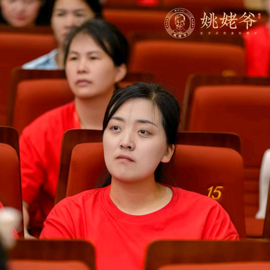 嘟哥饲养员
