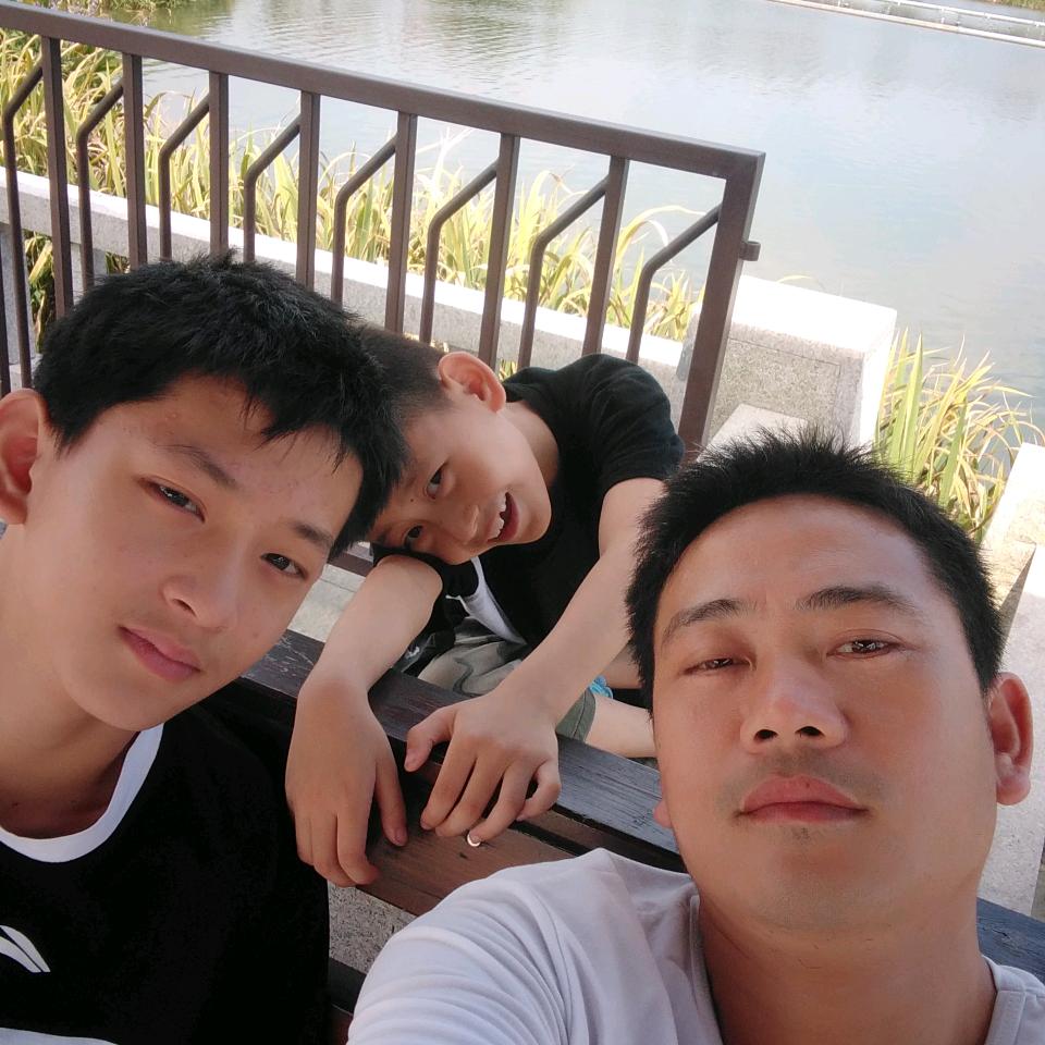 伤痛的微笑