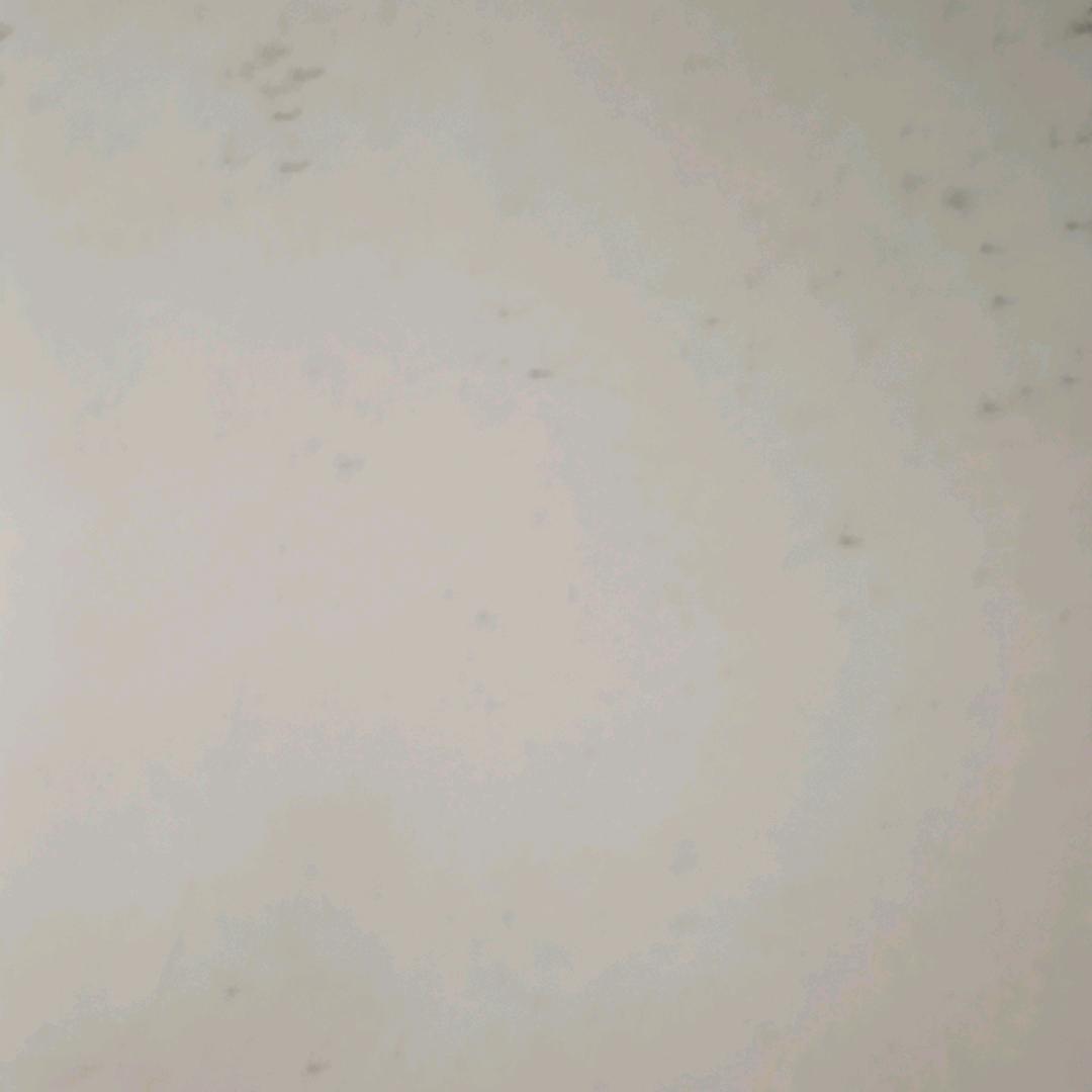 &@~y