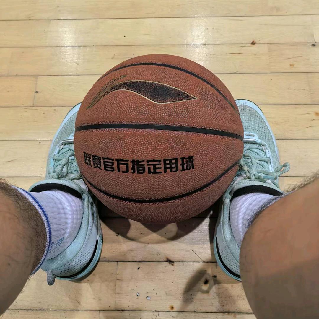 一个爱篮球的菜鸟
