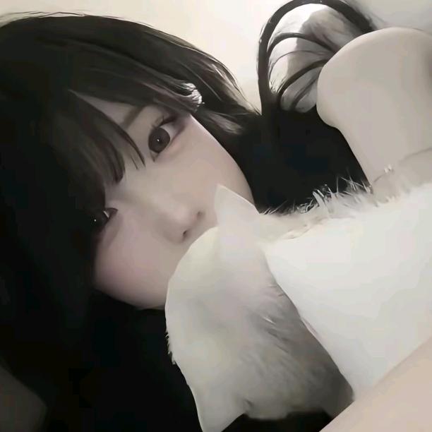 草莓小欣ovo