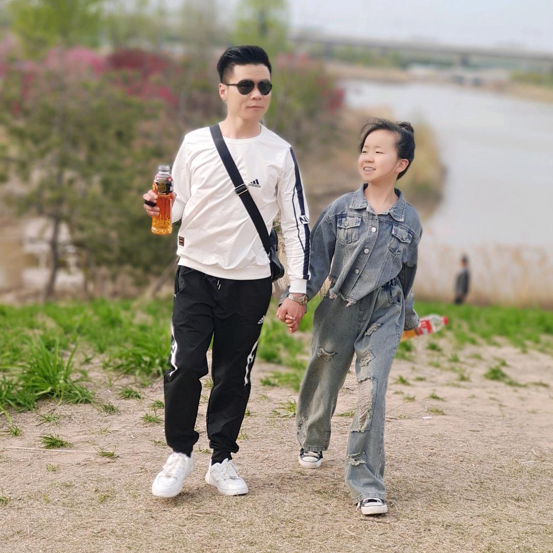 丽姐刘哥幸福一家