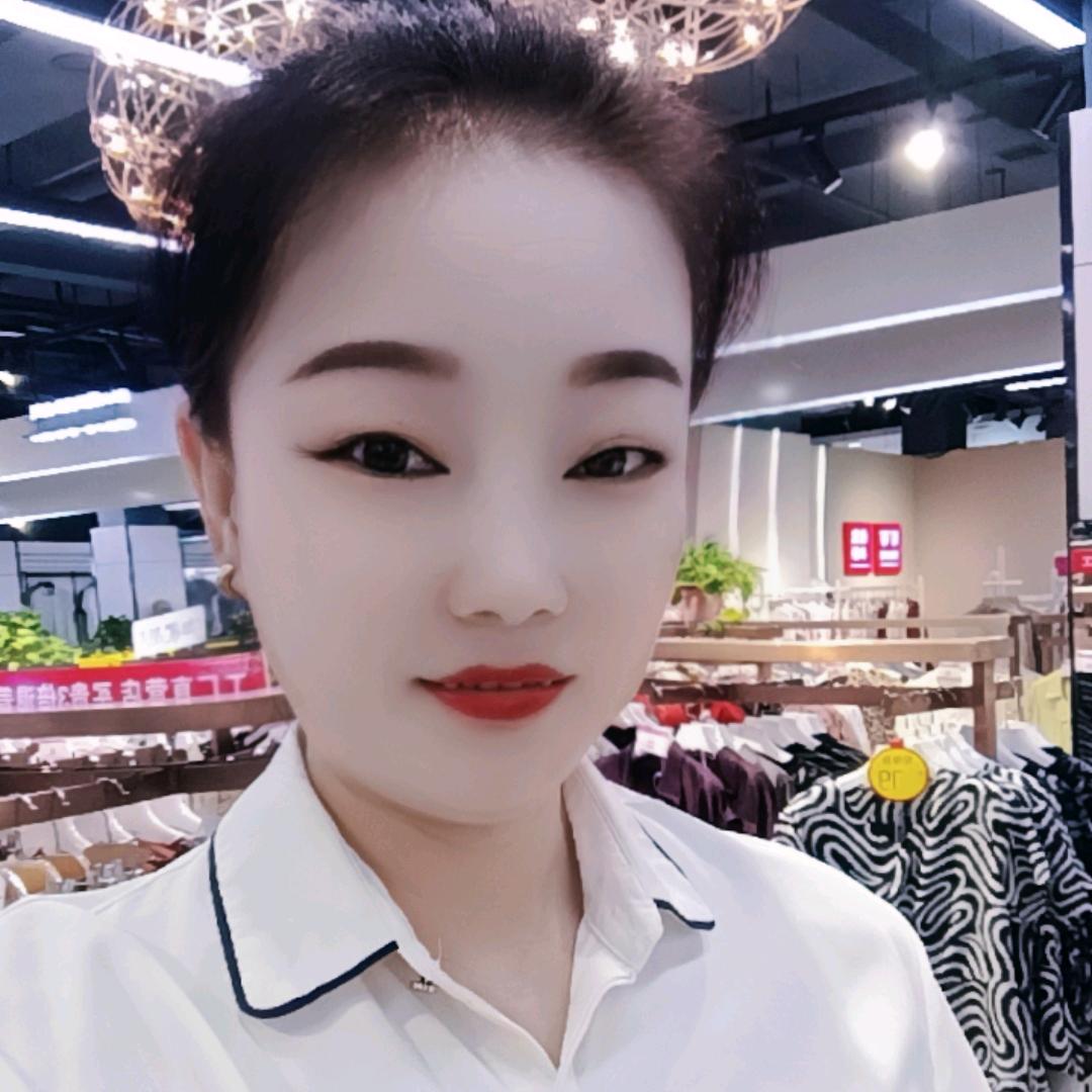 云阳宝福邻鞋服广场810区（娜）