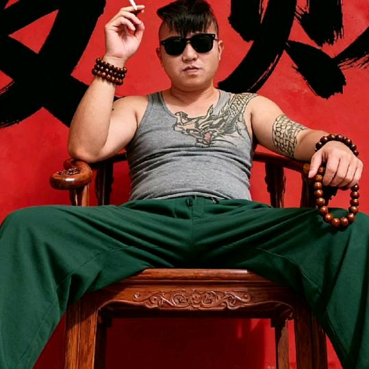 穷在街头无人问