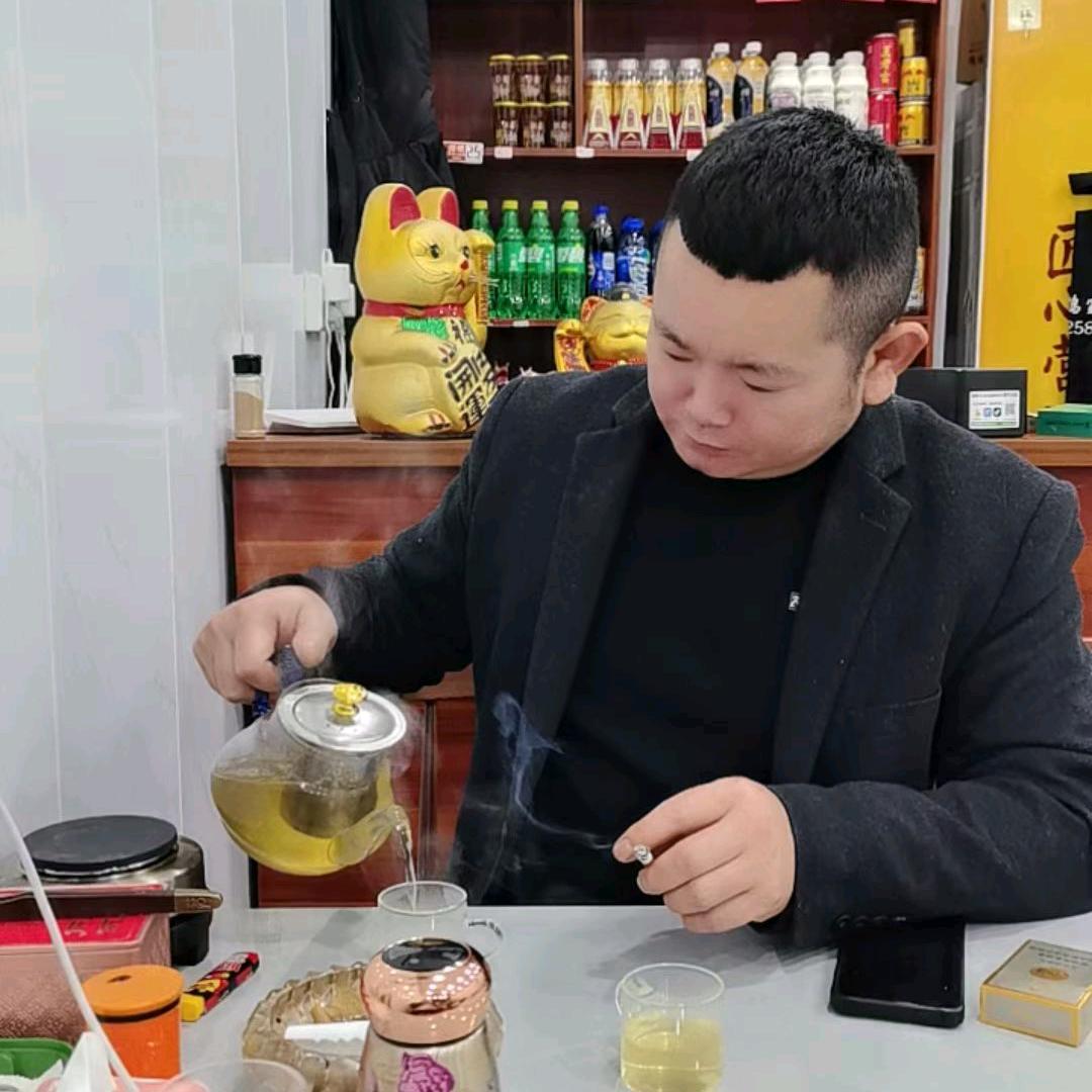 ( X・U・)✄╰ひ╯徐冼笙