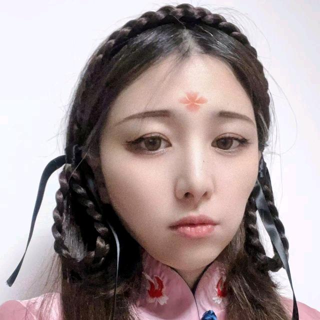 月翩翩
