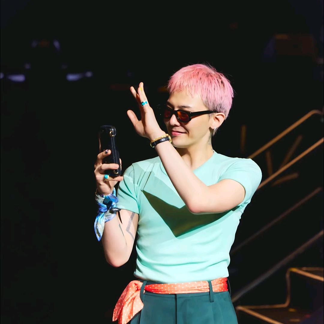 .G-Dragon.