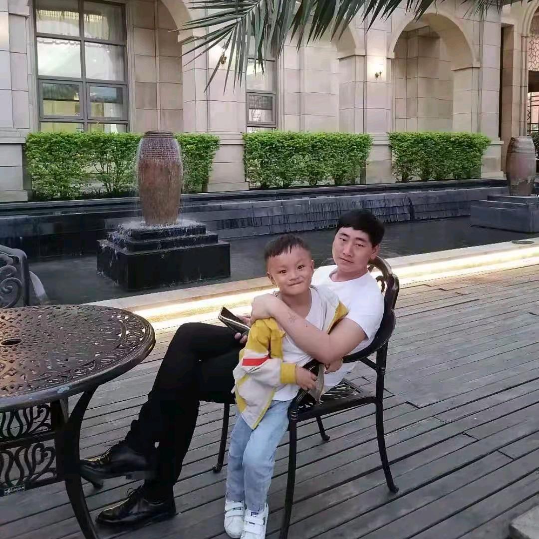 雕雕爱唱歌