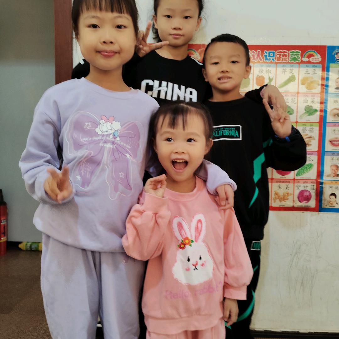 王奶奶和四个宝贝们