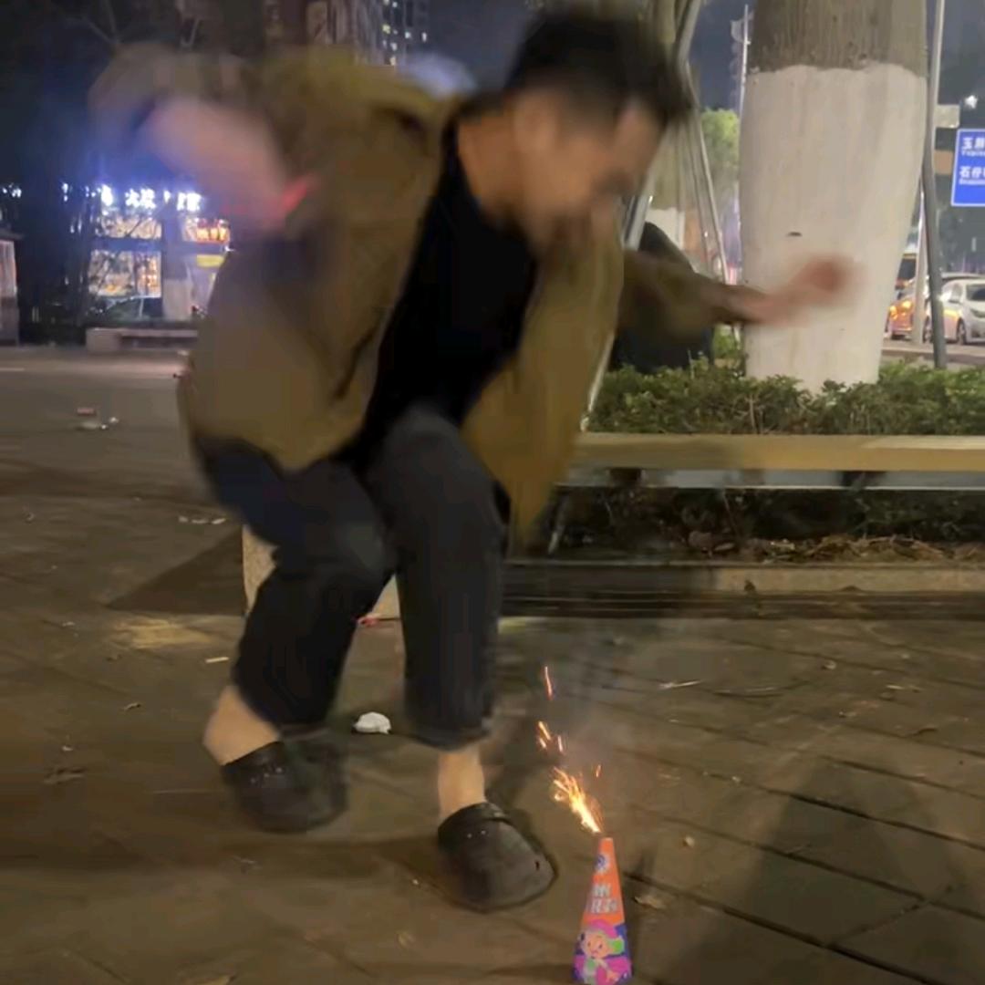 日日等出梁同学