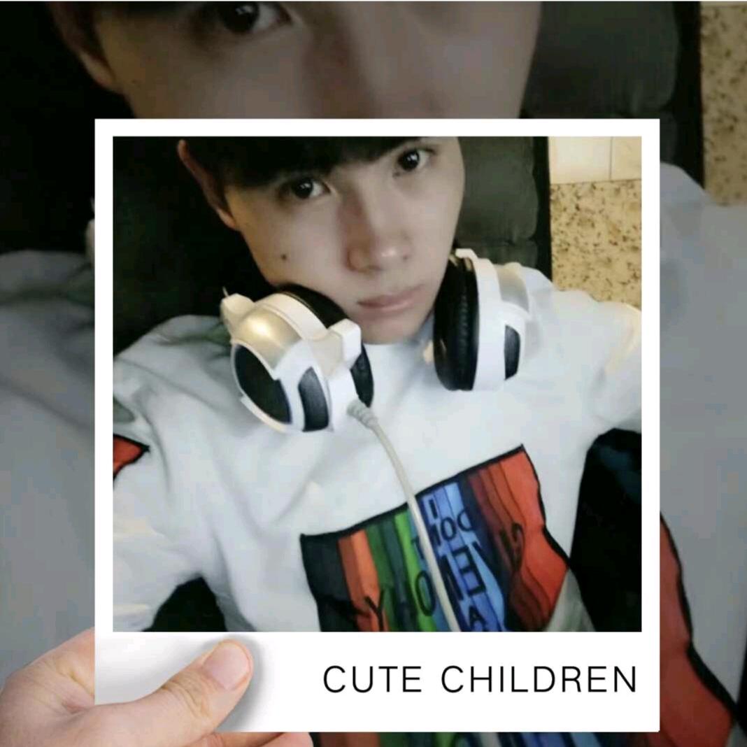 つ泪坠、多情的男Rn