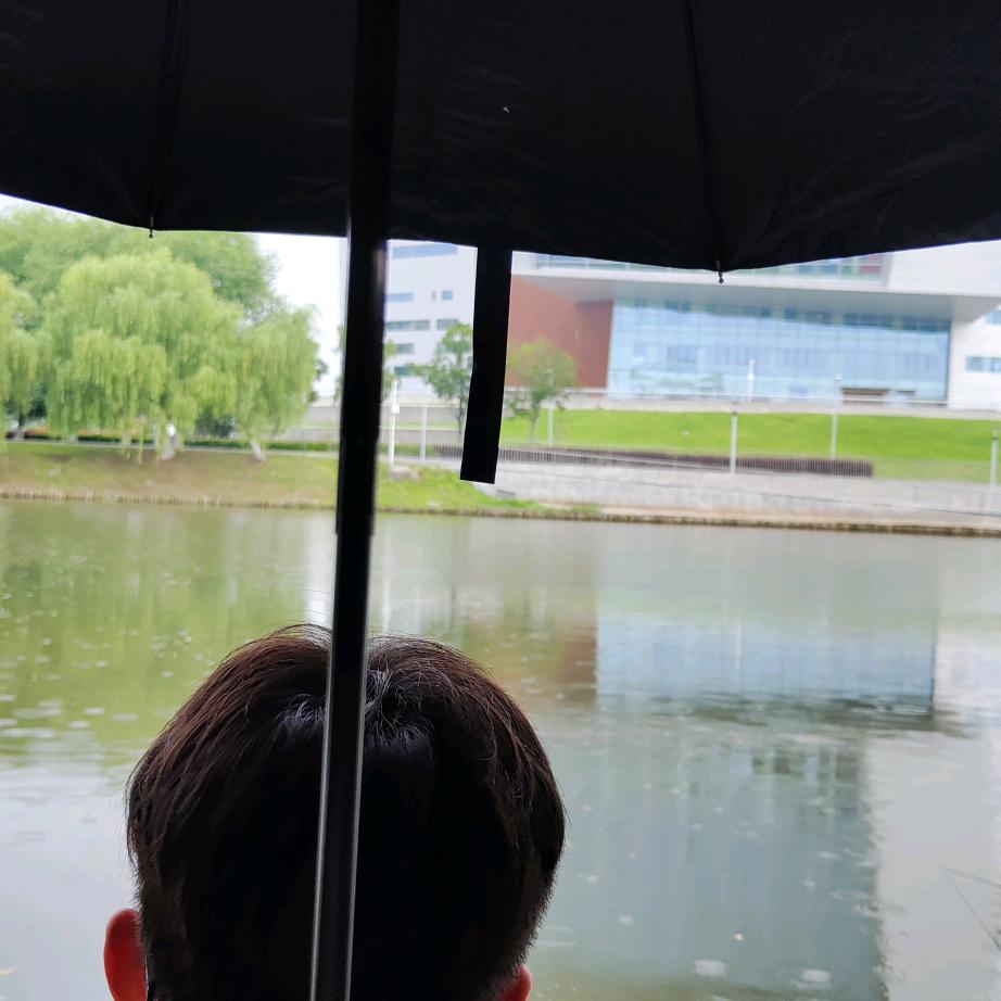 阿文想上学