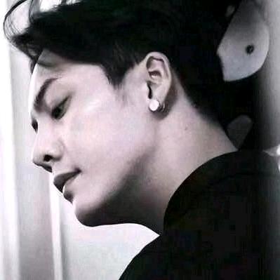 炸毛的小熊