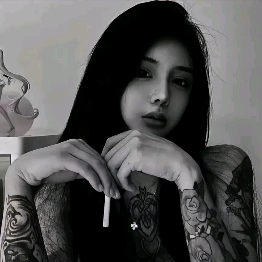 黑妹♈
