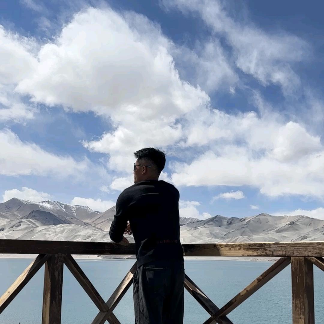 科技学院游泳馆王教练