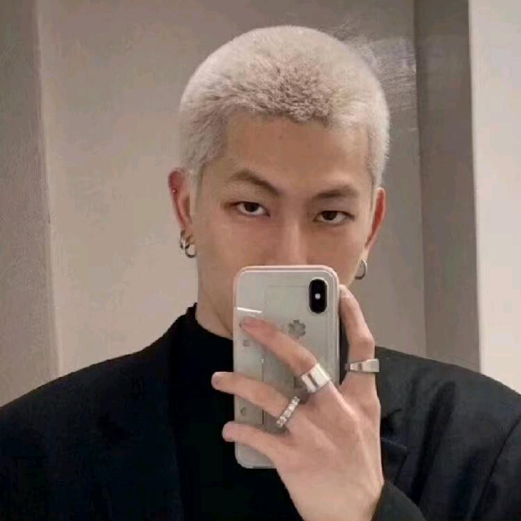 - ̗̀薯条先生🍟 ̖́-