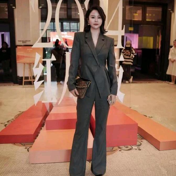 李大美爆款服饰