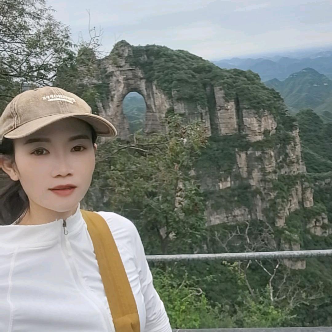 袁玲