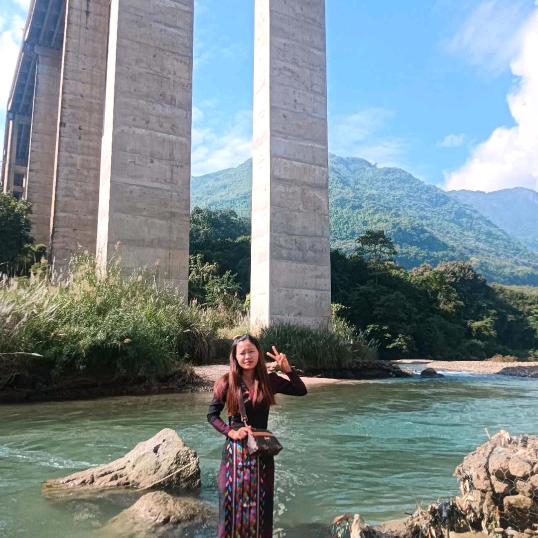 😍😍Ye Ri(သိန်းနီသူ)
