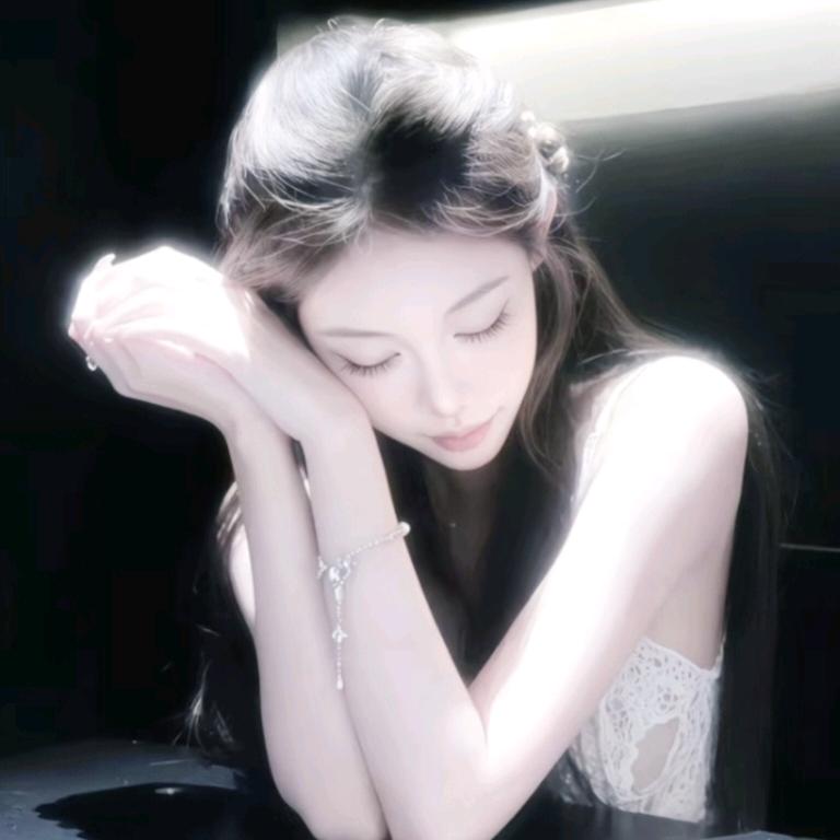 装0抠哭家1被逐出家门后沦落语音厅接档