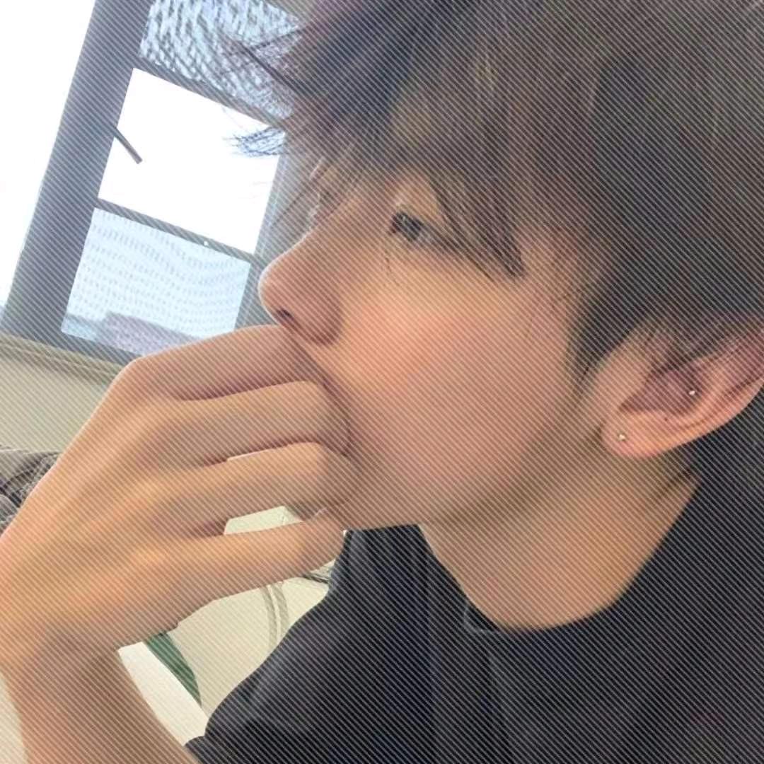 H-.