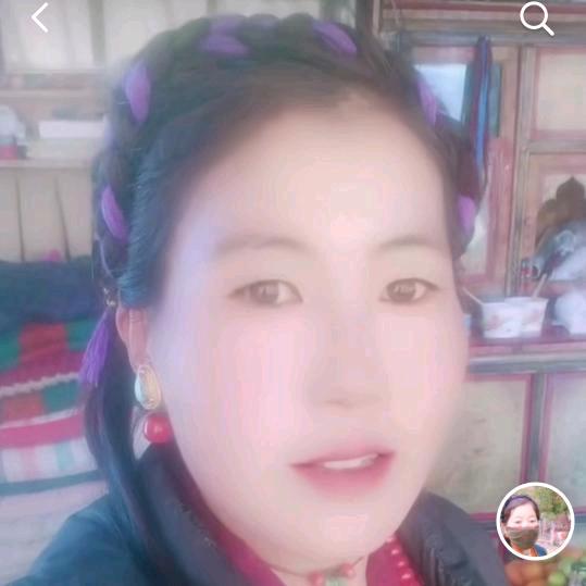 后藏女孩