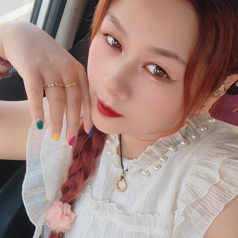 倔犟的小妮子