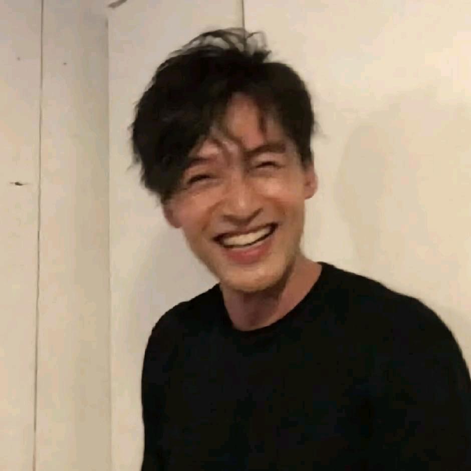 余文乐.