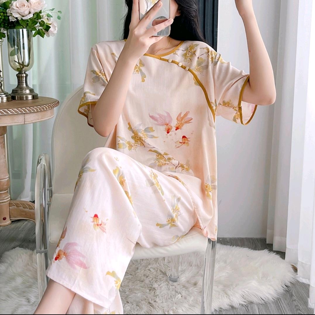 芸上服装工厂店