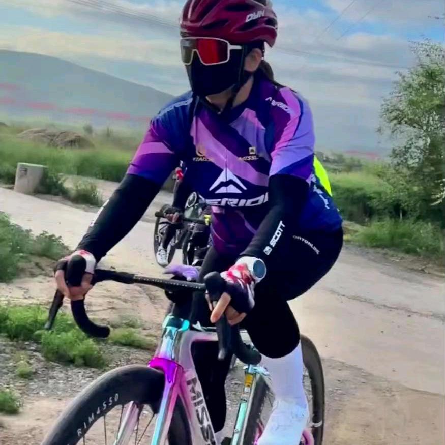 颐园水景美利达自行车店