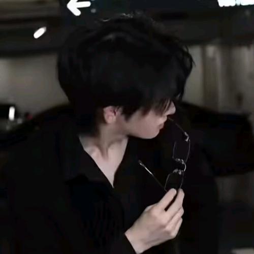 肆